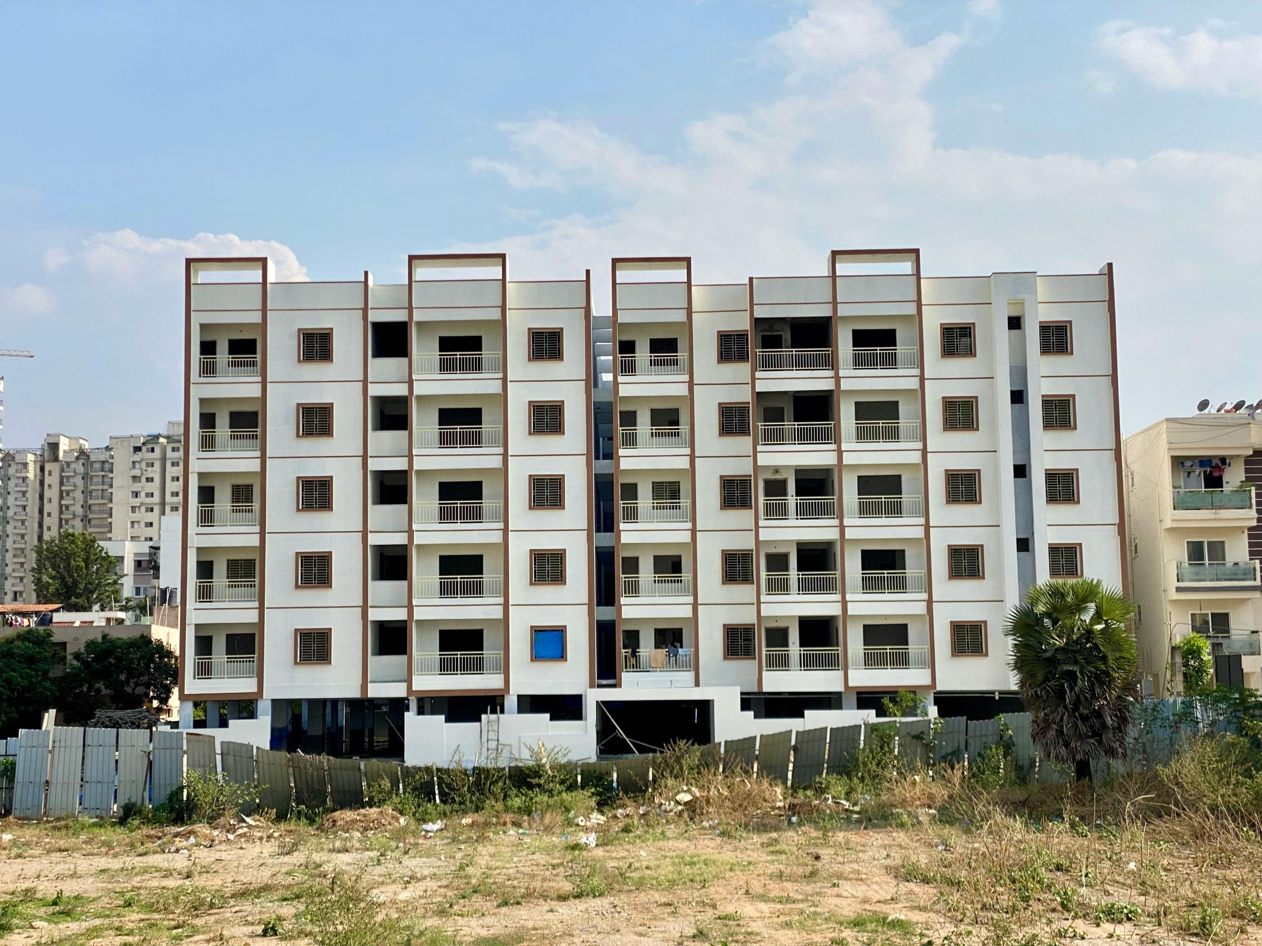 Only 3 Flats is available in Banjara Layout